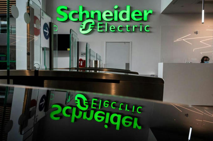 Does Schneider Electric’s Electrification Drive Justify Its 2025 Share Price?